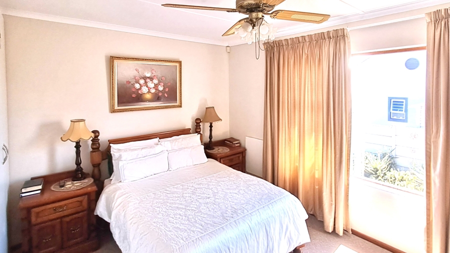 3 Bedroom Property for Sale in Vredenburg Western Cape